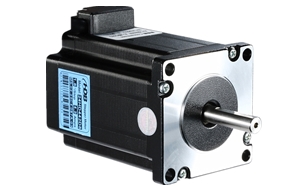 力矩2.8N.m,轉(zhuǎn)動(dòng)慣量680應(yīng)選哪個(gè)型號(hào)的步進(jìn)電機(jī)?